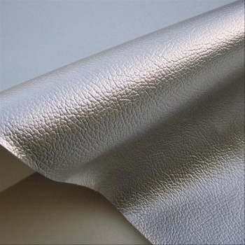 Tissu similicuir ignifugé de couleur argent plié